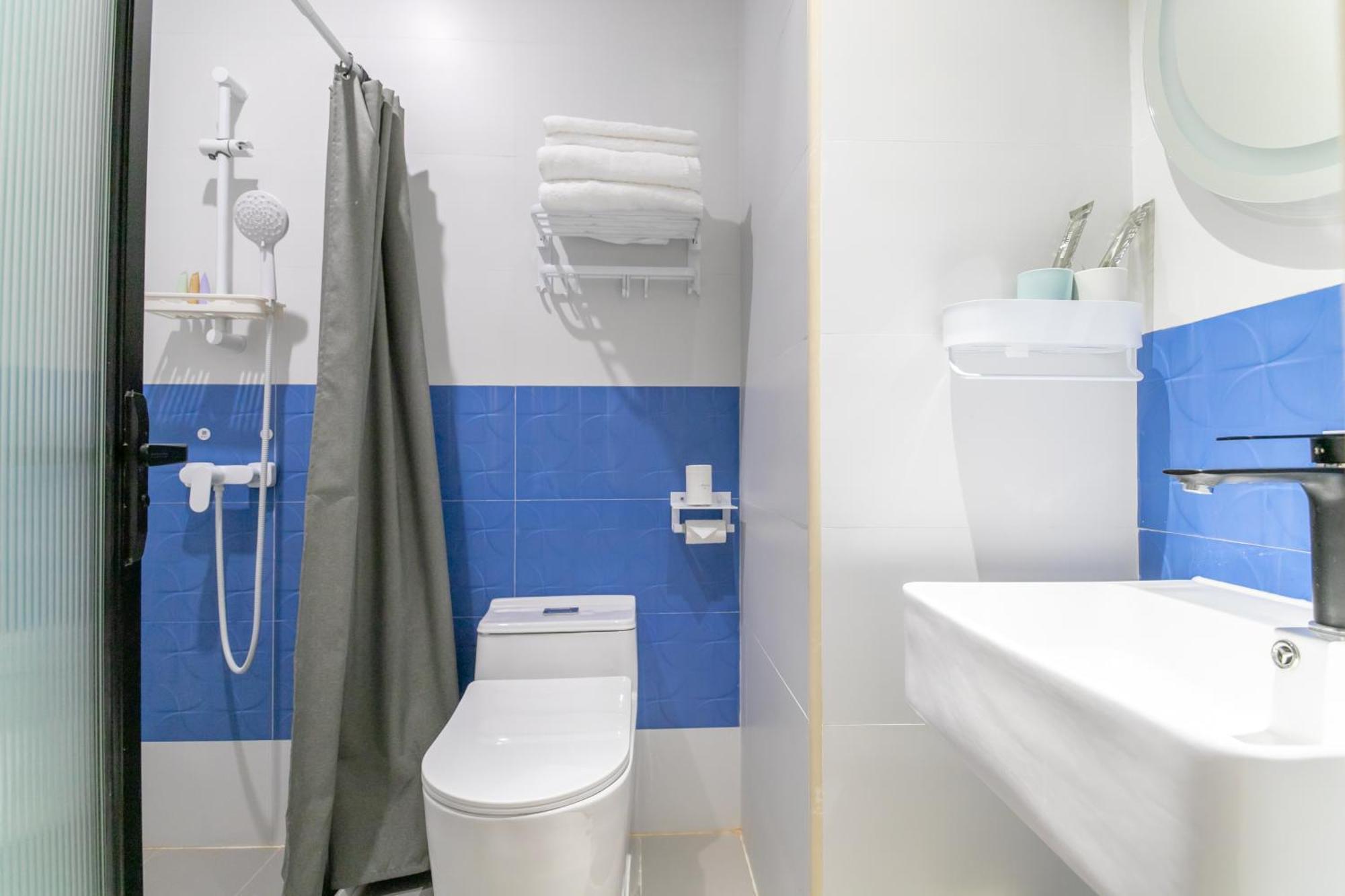 Puzzle Hotel Guangzhou Fenghuang New Village Subway Station Екстериор снимка