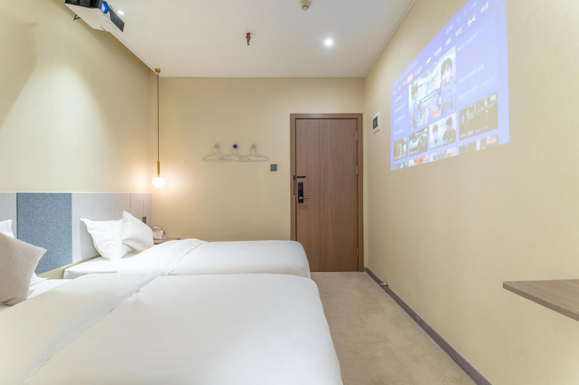 Puzzle Hotel Guangzhou Fenghuang New Village Subway Station Екстериор снимка
