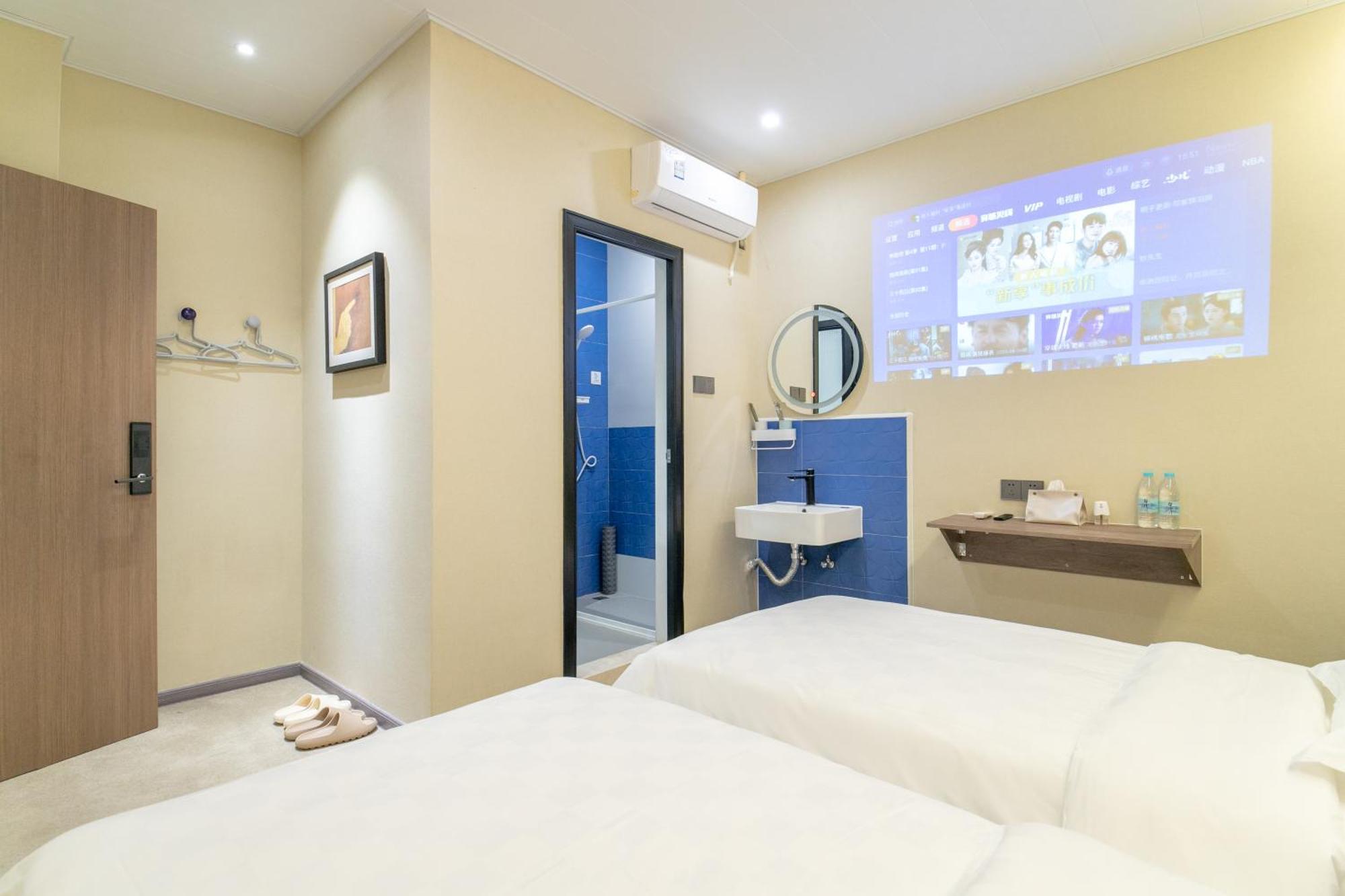 Puzzle Hotel Guangzhou Fenghuang New Village Subway Station Екстериор снимка
